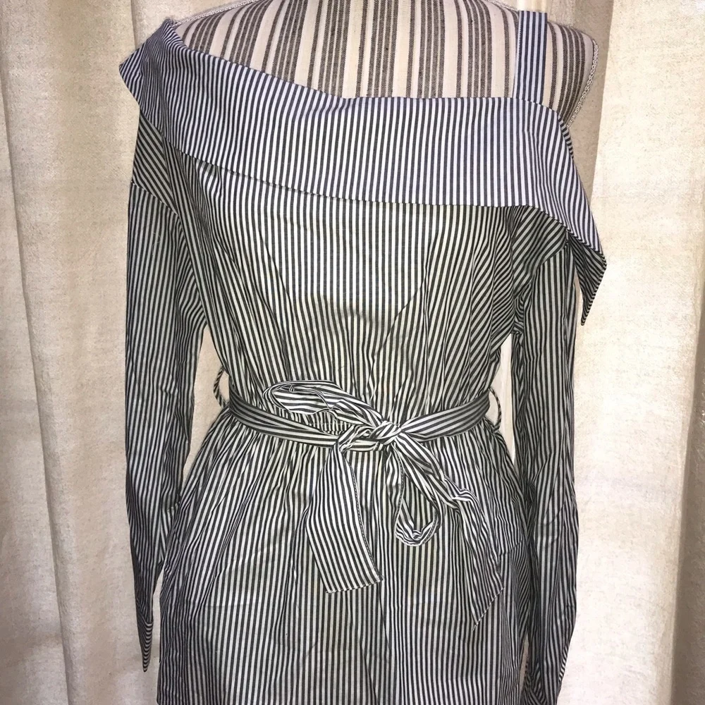 Romeo and Juliet couture size medium shirt originally $130 New with tags - Picture 5 of 9